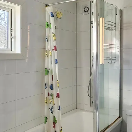 1 Bedroom Amazing In Apartment *